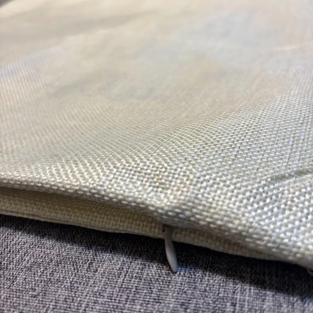 N/A pillow measures